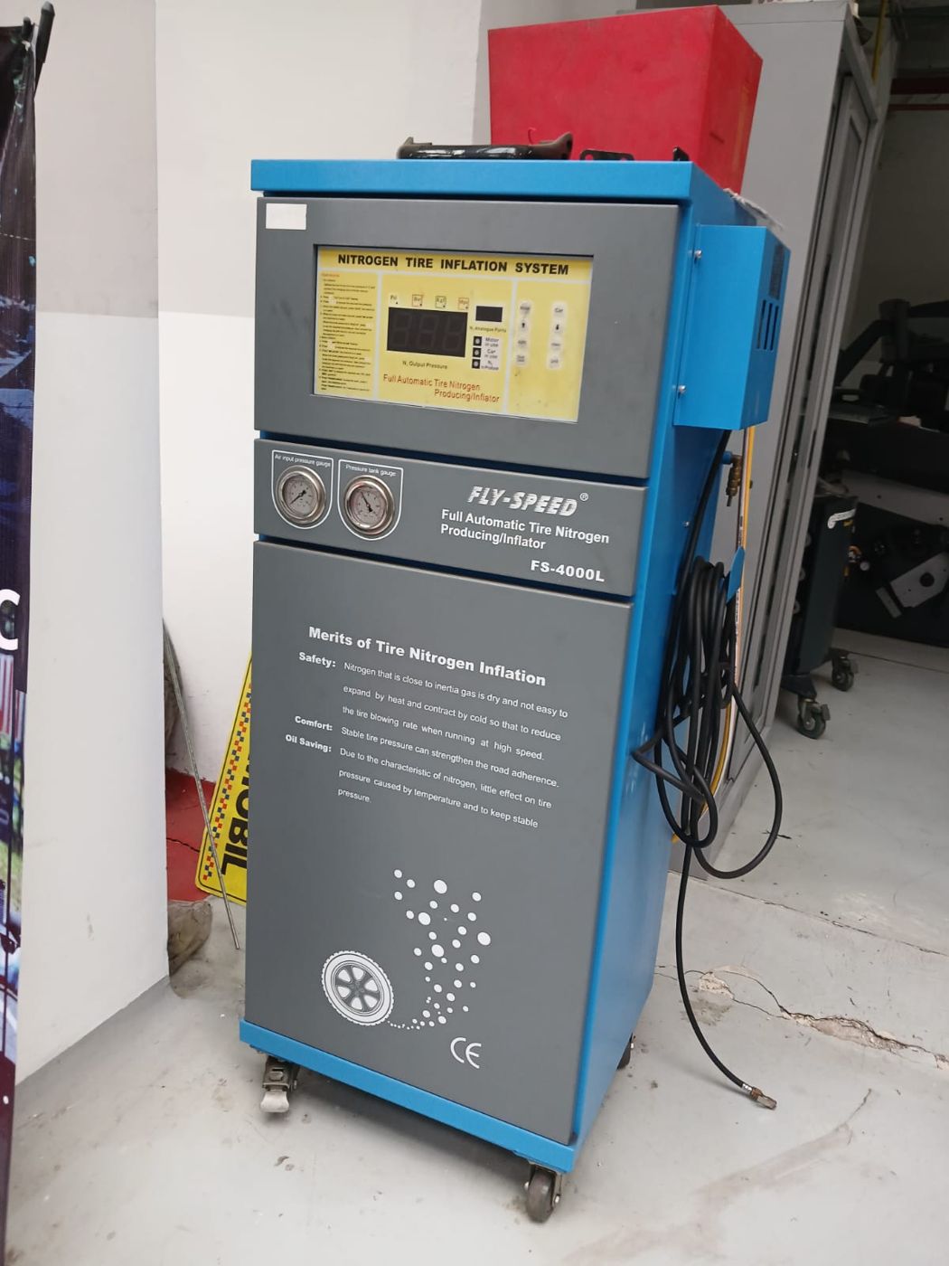 Automatic nitrogen tyre inflator